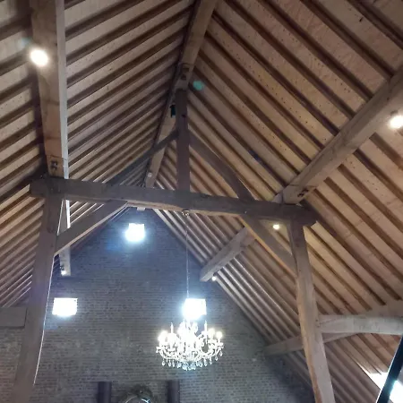 Ruim Voor 14 Personen * إيجسدين