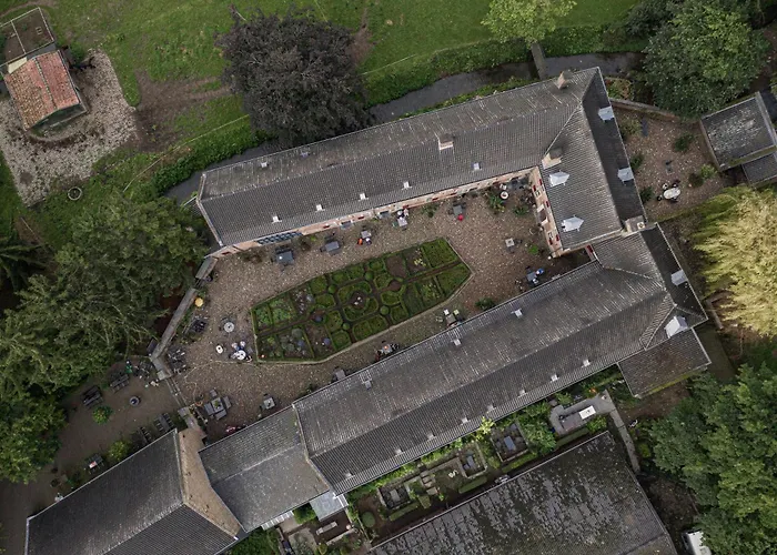 Ruim Voor 14 Personen Eijsden