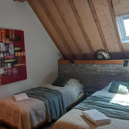 Lägenhet Ruim Voor 14 Personen