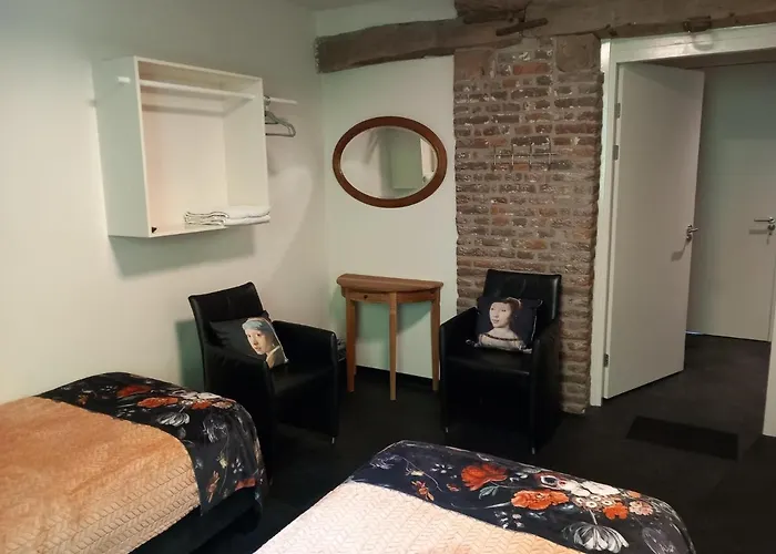 Ruim Voor 14 Personen * 爱斯登